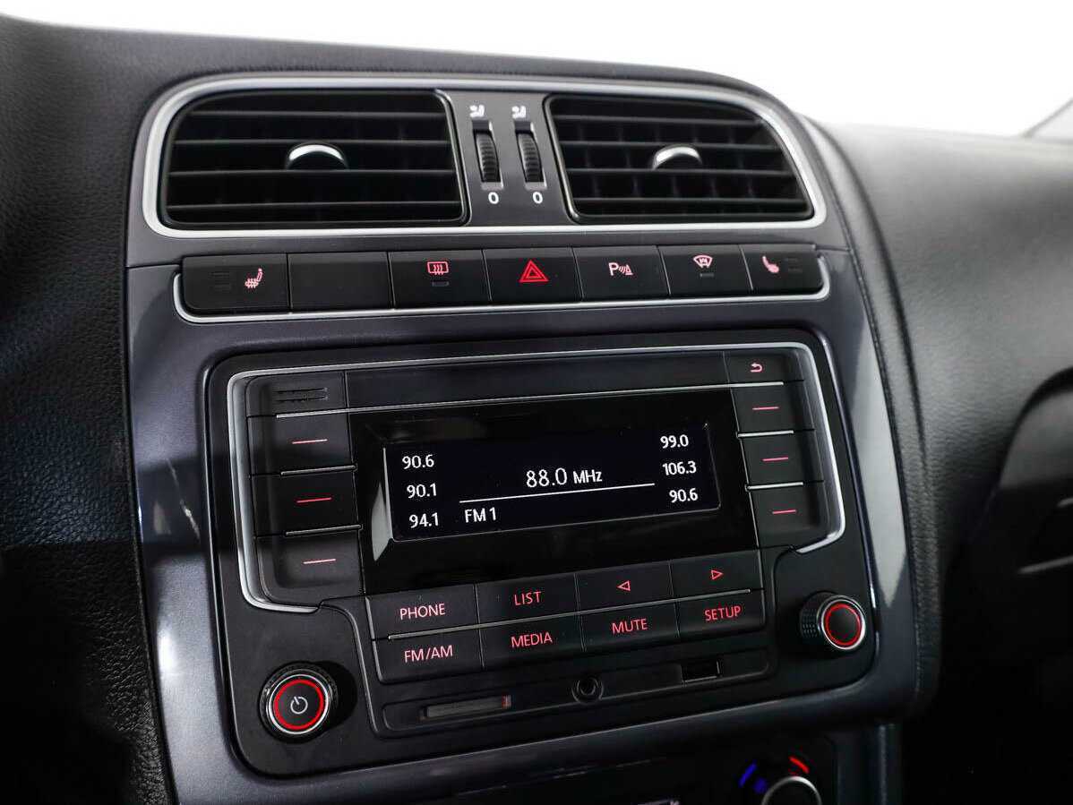 Б/У Фольксваген Поло 2020 года. Фото: #12