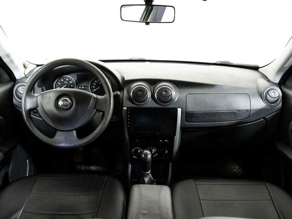 Б/У Ниссан Альмера 2016 года. Фото: #9