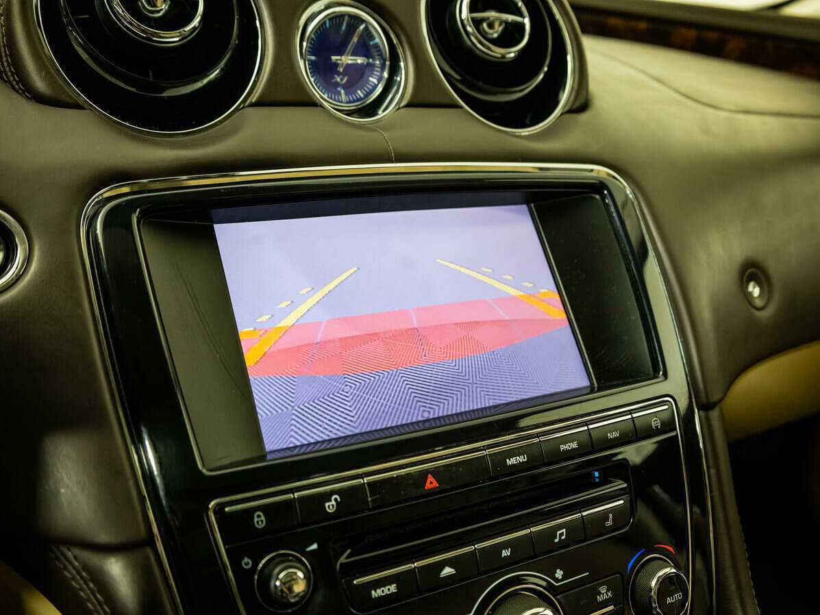 Jaguar XJ 2013 года с пробегом. Фото: #16