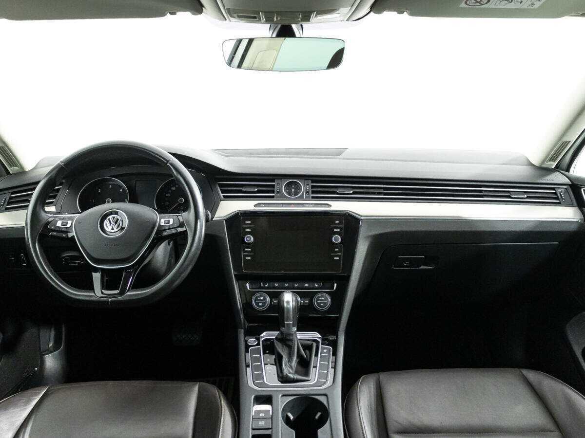 Volkswagen Passat 2017 года с пробегом. Фото: #12