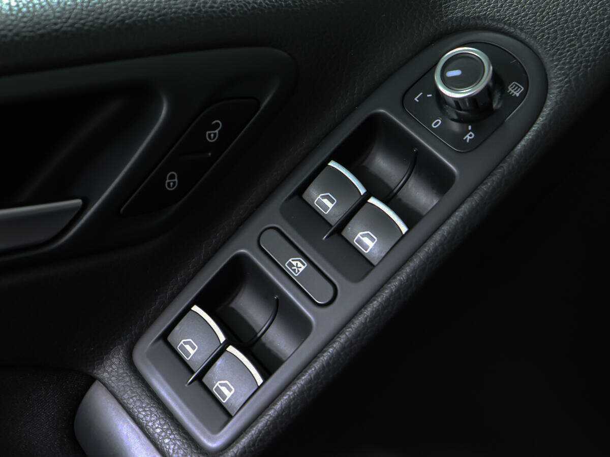 Б/У Фольксваген Гольф 2012 года. Фото: #11