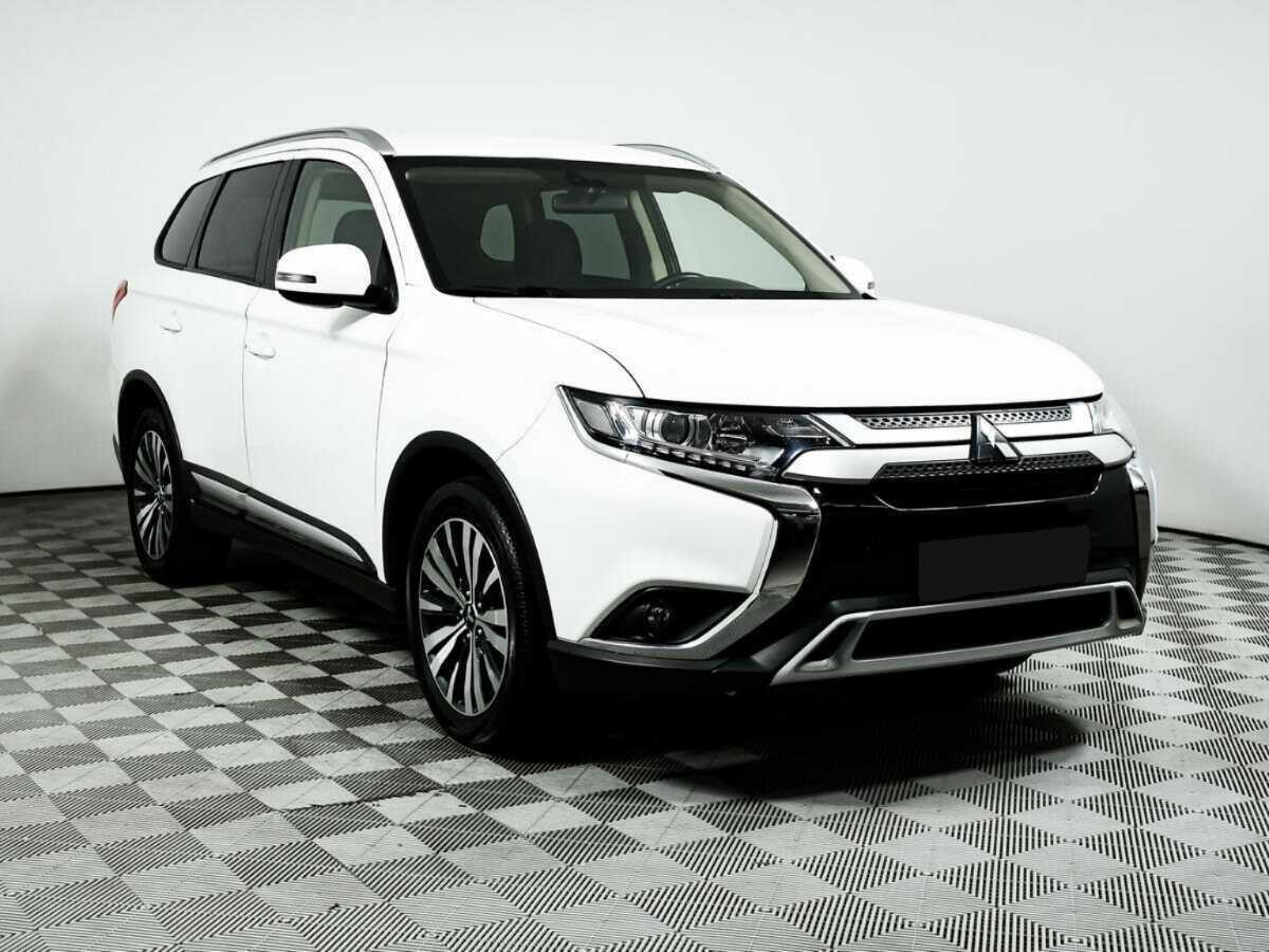 Mitsubishi Outlander 2019 года с пробегом. Фото: #2