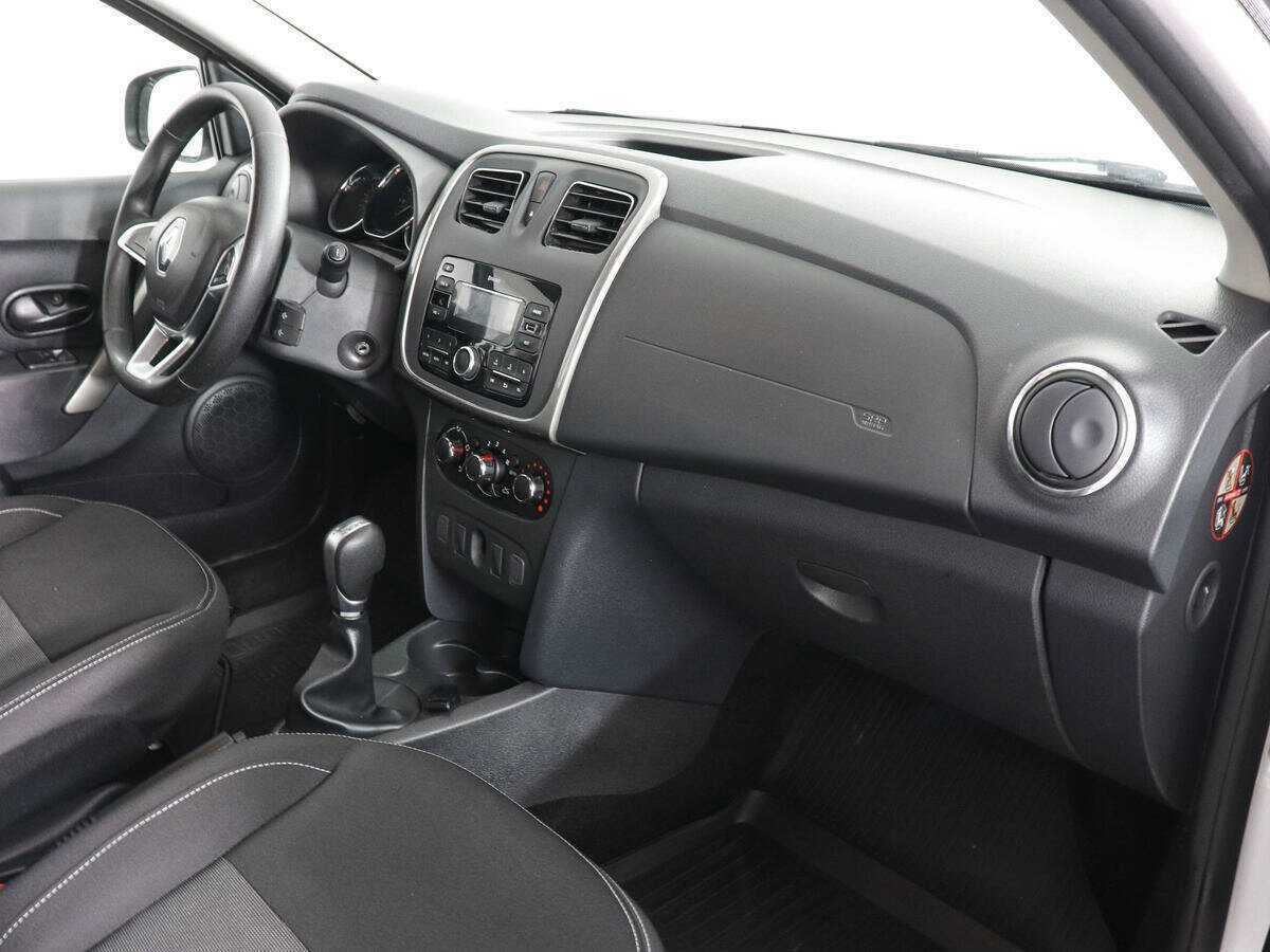 Б/У Рено Логан 2022 года. Фото: #9