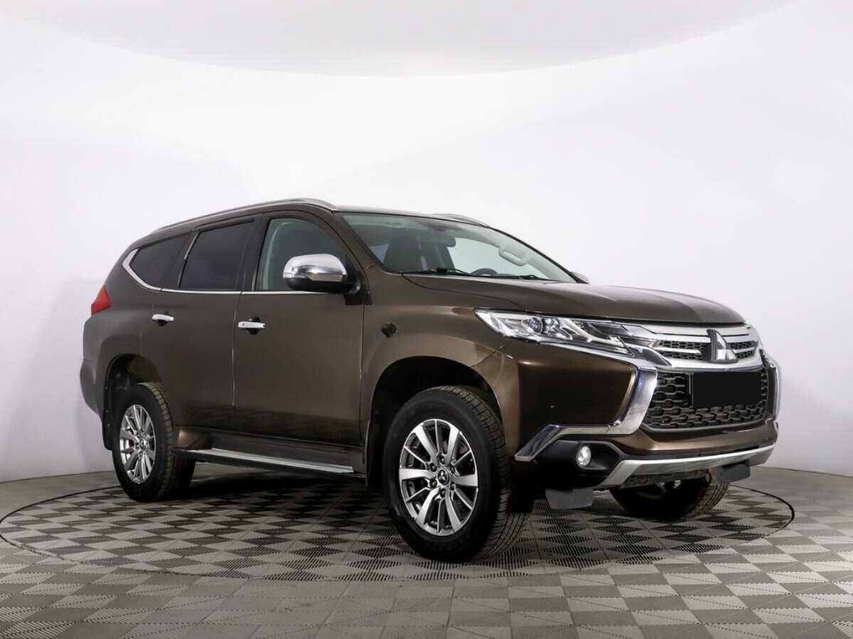 Mitsubishi Pajero Sport 2017 года с пробегом. Фото: #2
