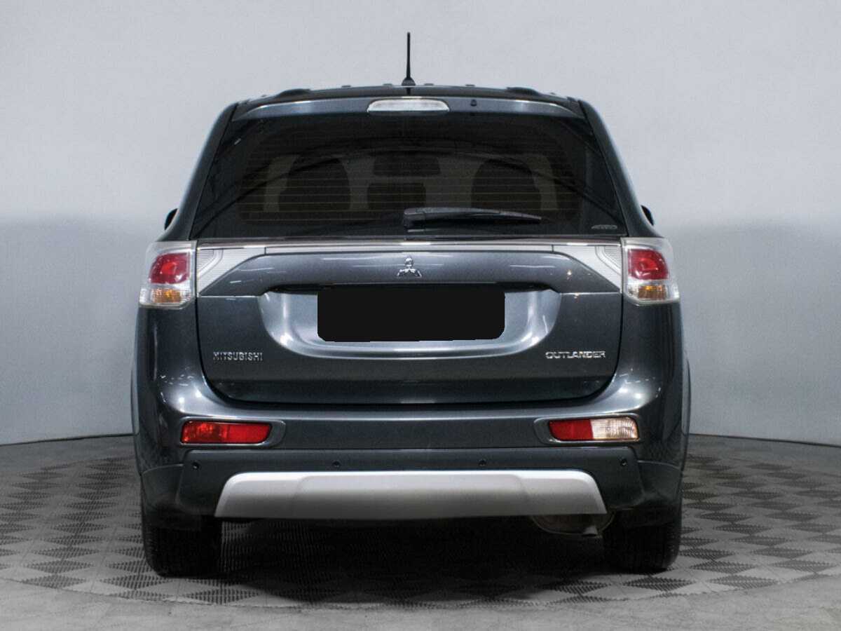 Б/У Митсубиши Оутлэндер 2014 года. Фото: #5
