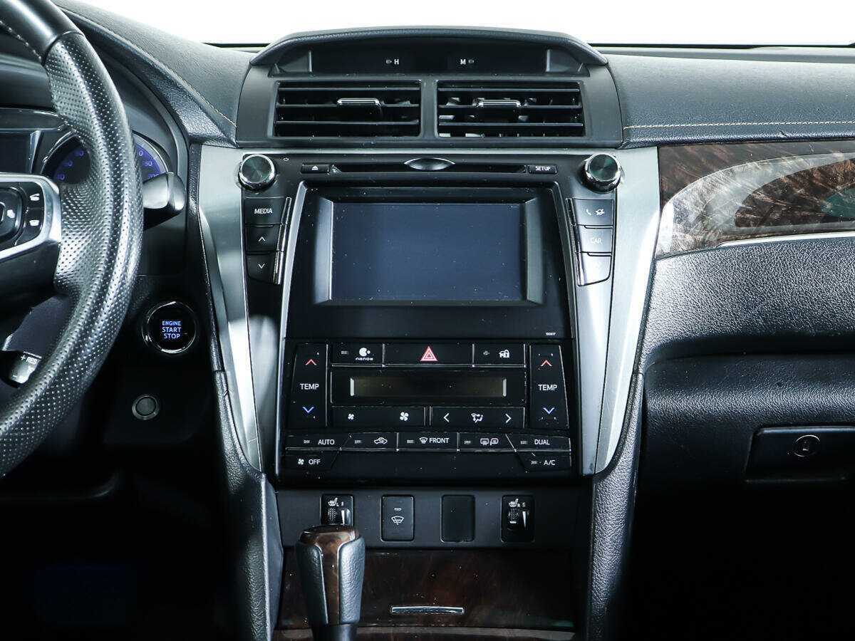 Б/У Тойота Камри 2016 года. Фото: #10