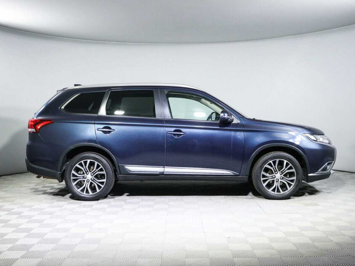 Mitsubishi Outlander 2018 года с пробегом. Фото: #2