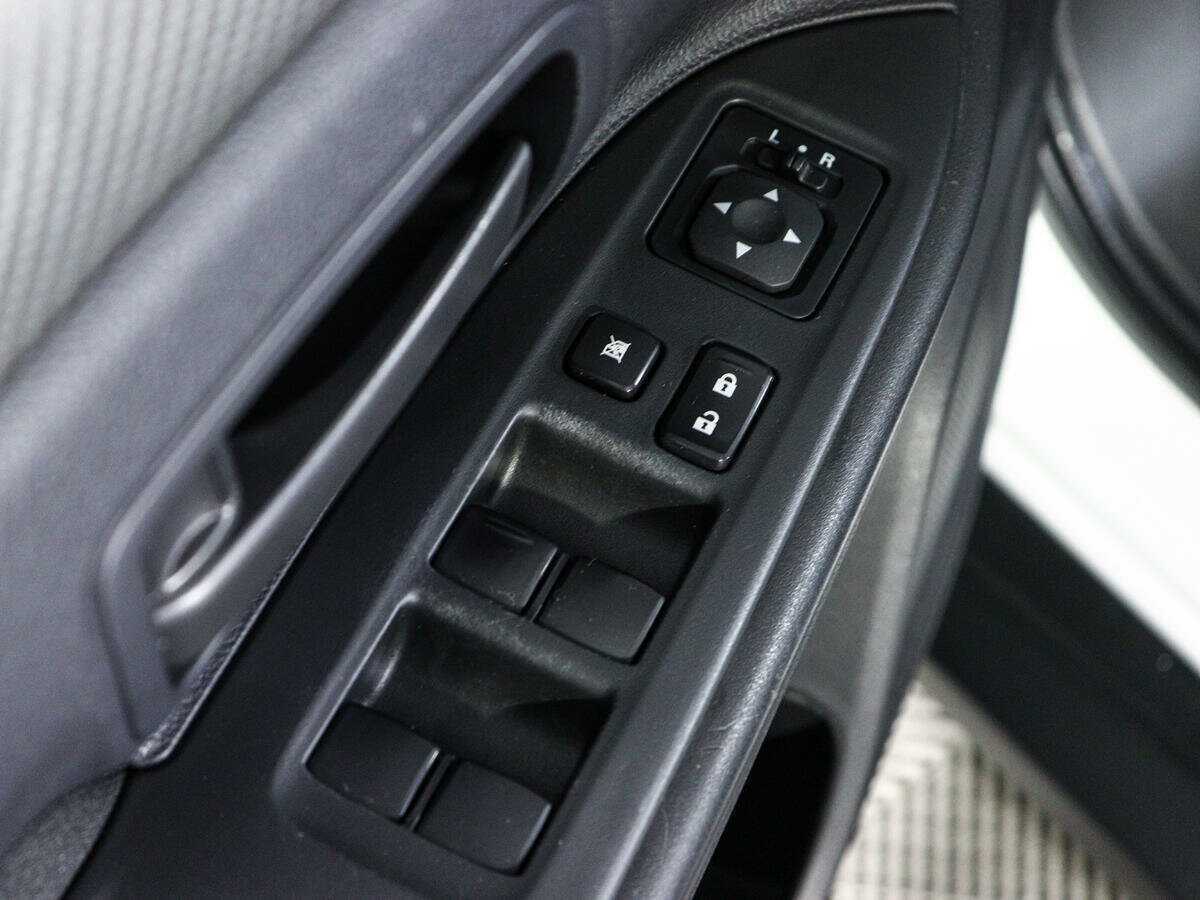 Б/У Митсубиши Оутлэндер 2013 года. Фото: #14