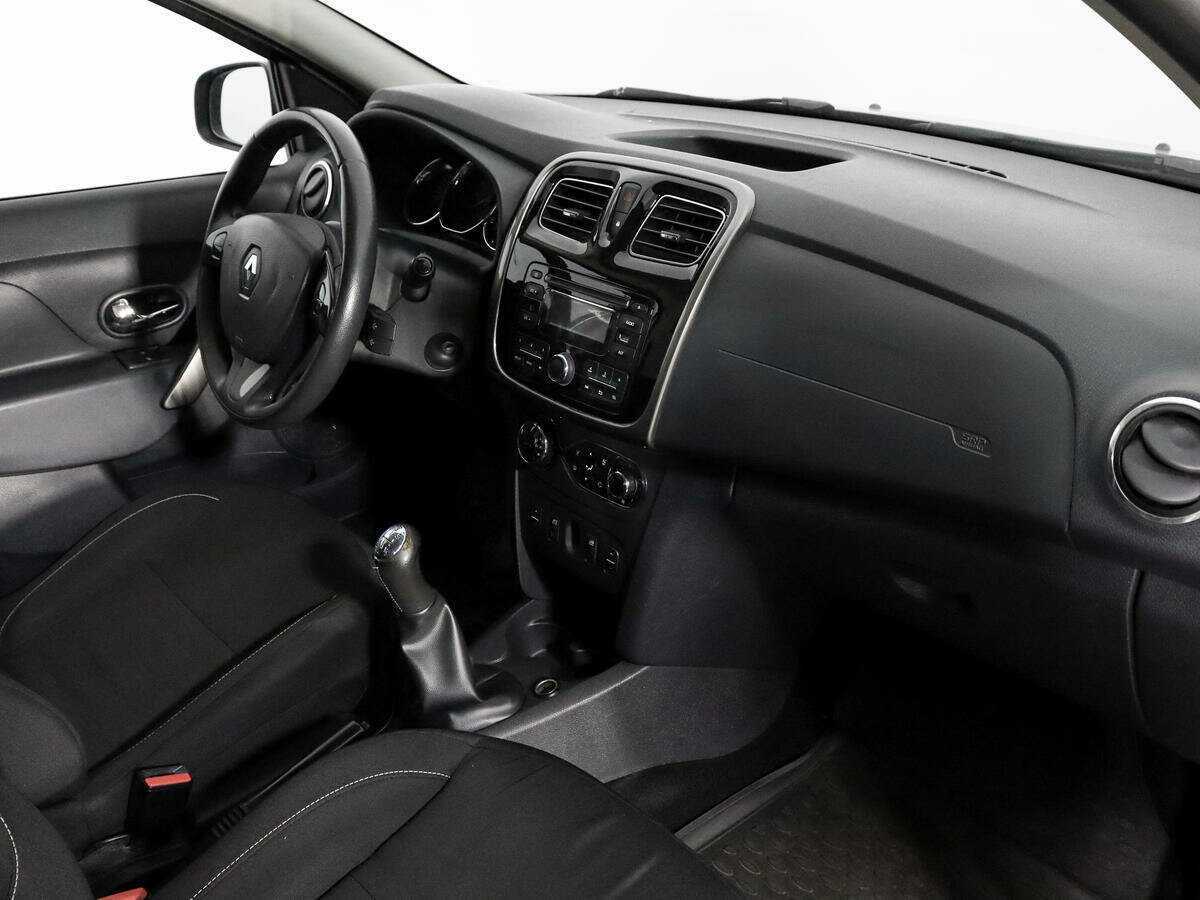 Б/У Рено Сандеро 2015 года. Фото: #8