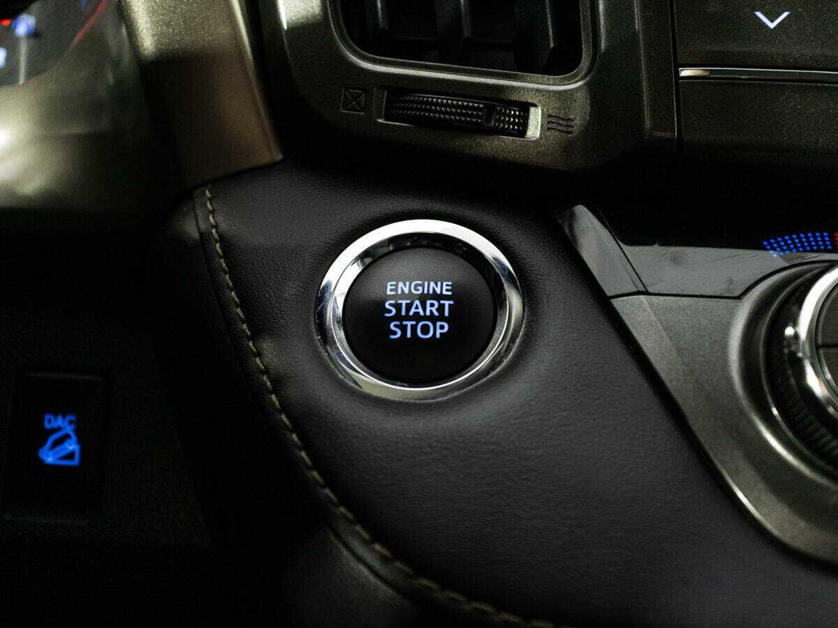 Б/У Тойота Рав4 2013 года. Фото: #18