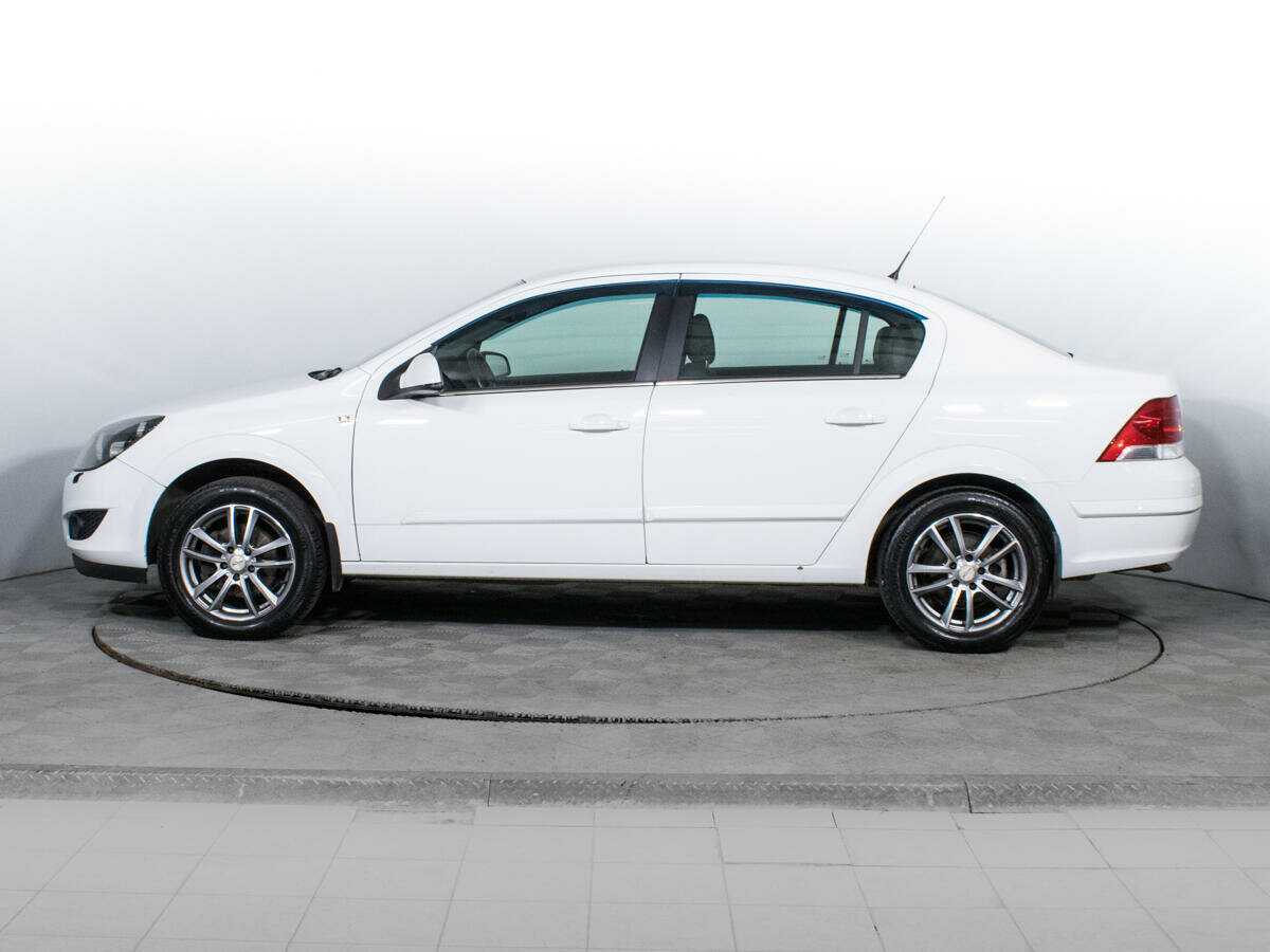 Б/У Опель Астра 2014 года. Фото: #7