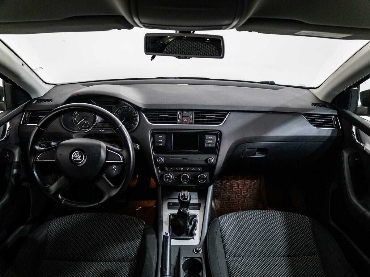 Б/У Шкода Октавия 2014 года. Фото: #11