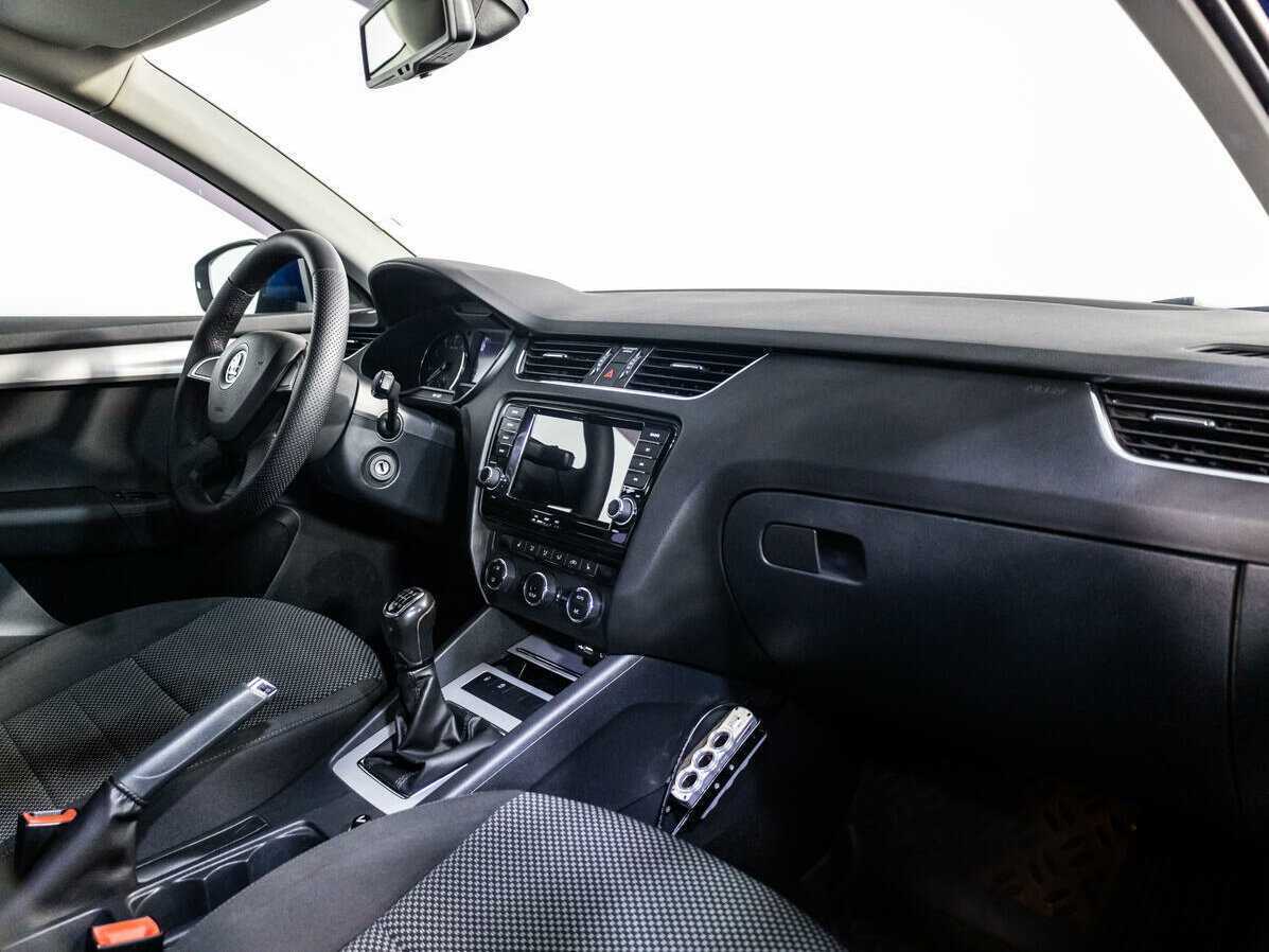 Б/У Шкода Октавия 2013 года. Фото: #6