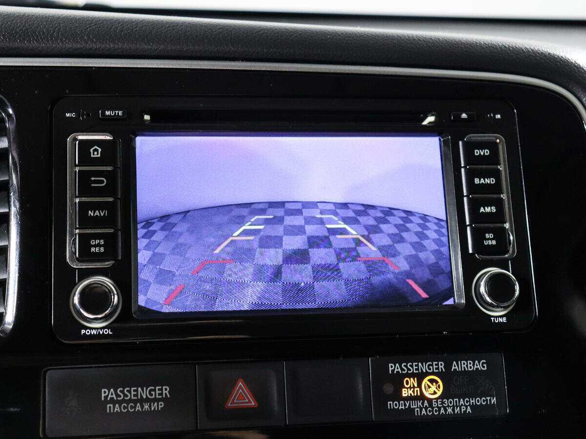 Б/У Митсубиши Оутлэндер 2016 года. Фото: #13