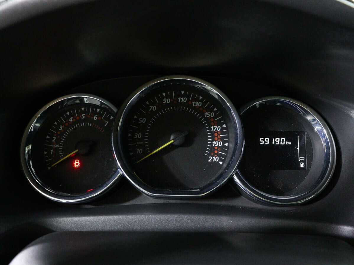 Б/У Рено Логан 2022 года. Фото: #8