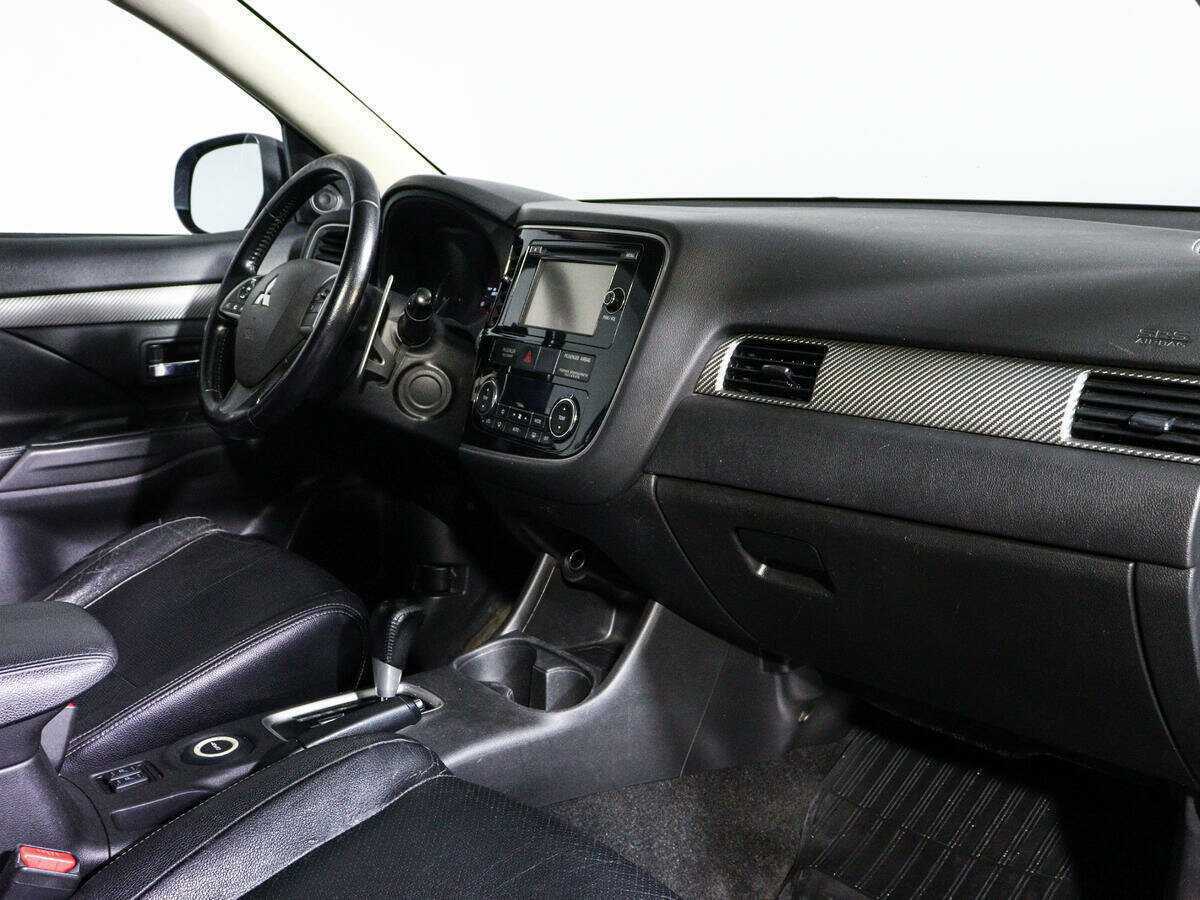 Б/У Митсубиши Оутлэндер 2012 года. Фото: #6