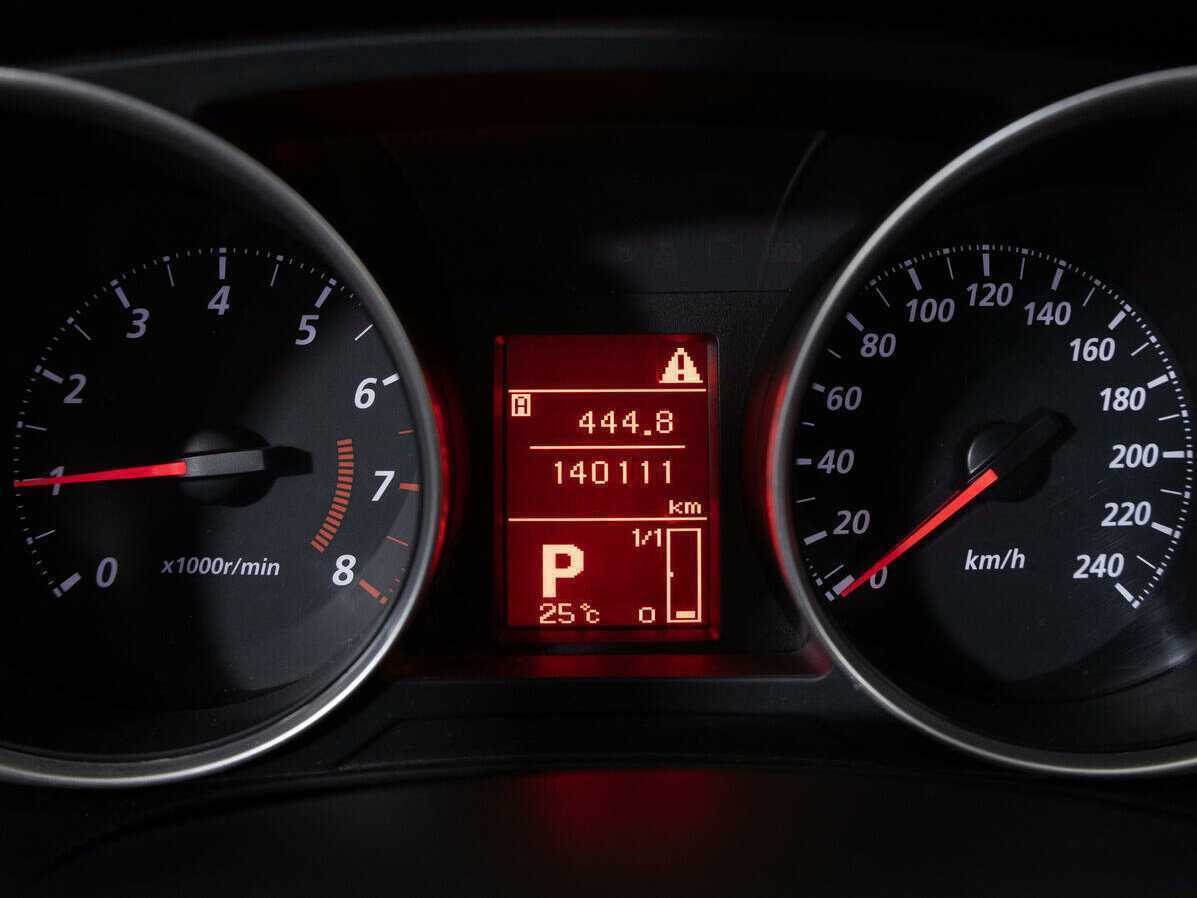 Б/У Митсубиши АС-Икс 2013 года. Фото: #9