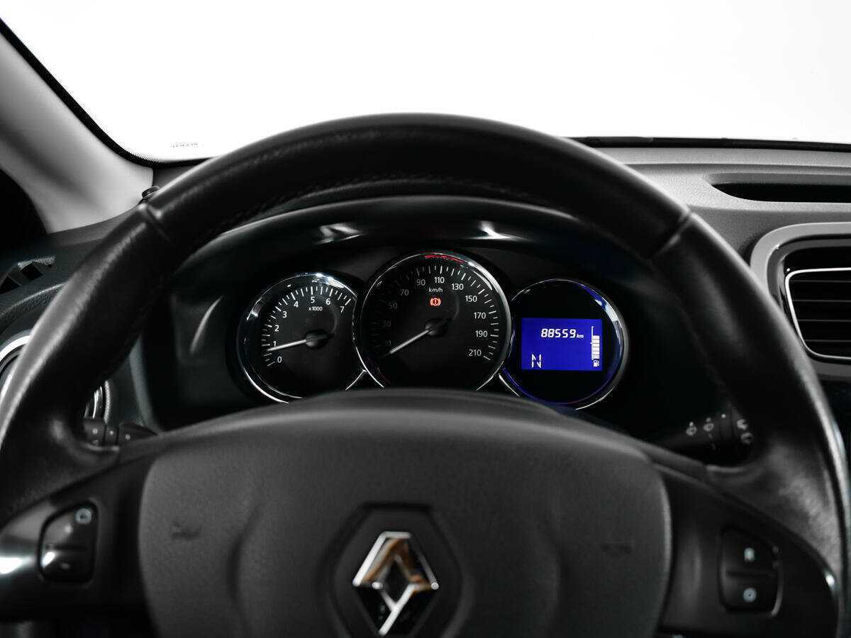 Б/У Рено Сандеро 2015 года. Фото: #10