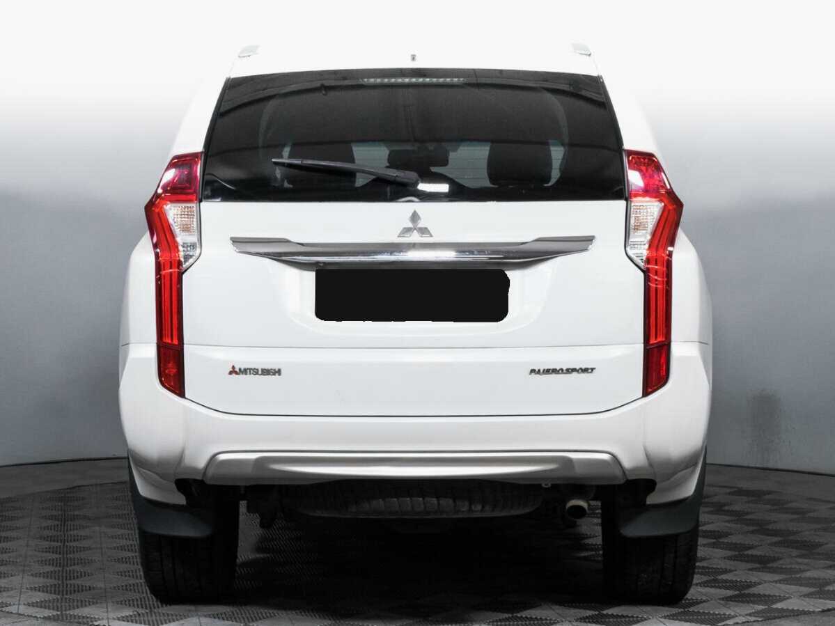 Mitsubishi Pajero Sport 2018 года с пробегом. Фото: #5