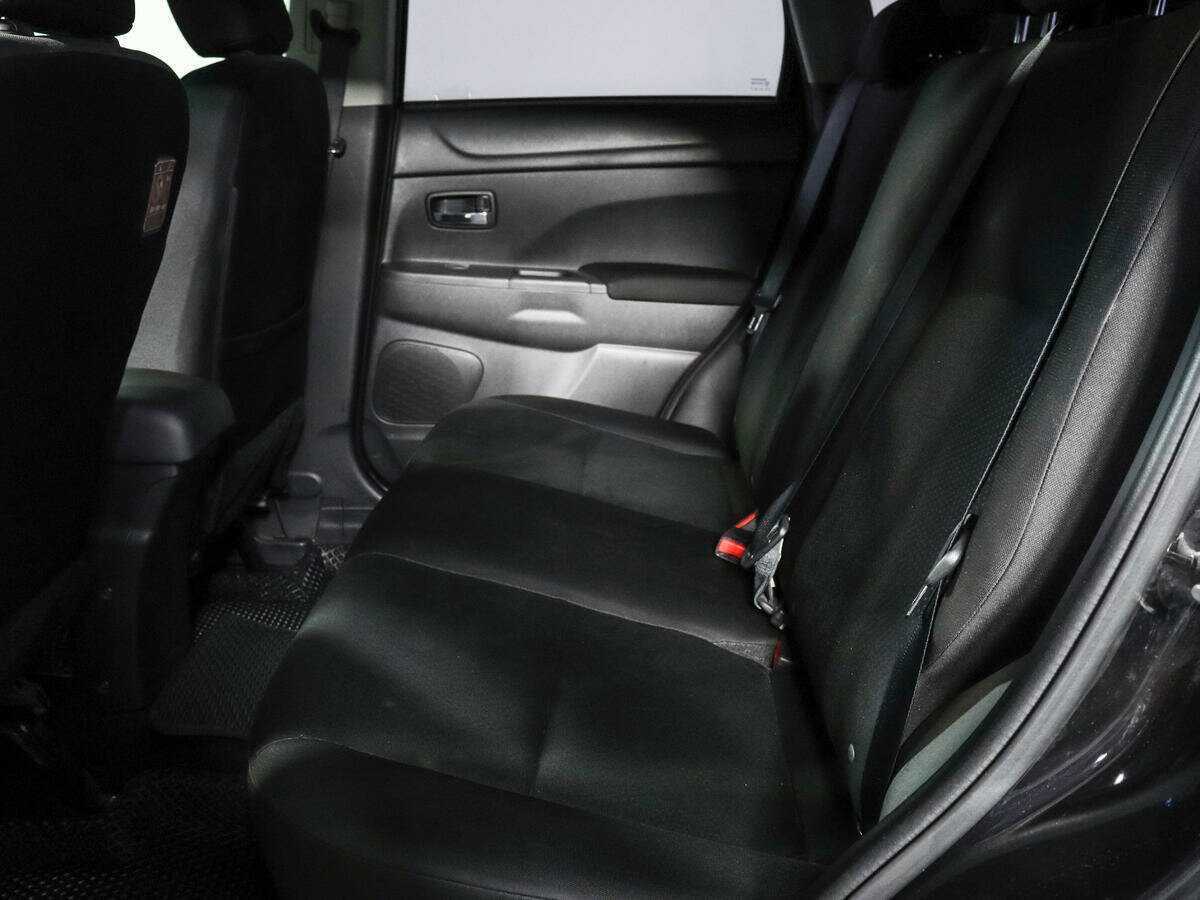 Б/У Митсубиши АС-Икс 2013 года. Фото: #9