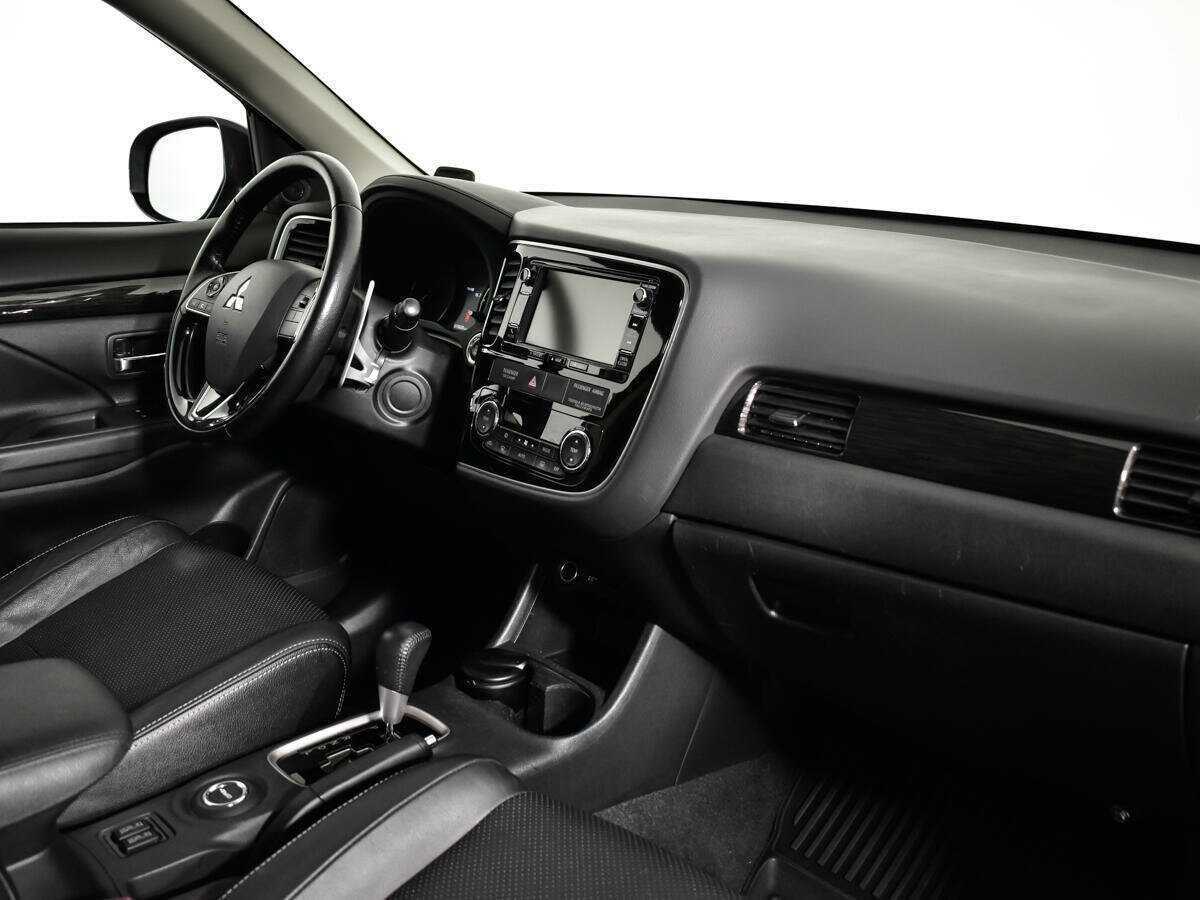 Mitsubishi Outlander 2016 года с пробегом. Фото: #7