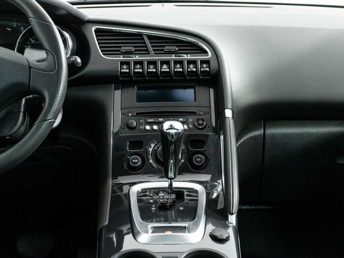 Б/У Пежо 3008 2013 года. Фото: #13