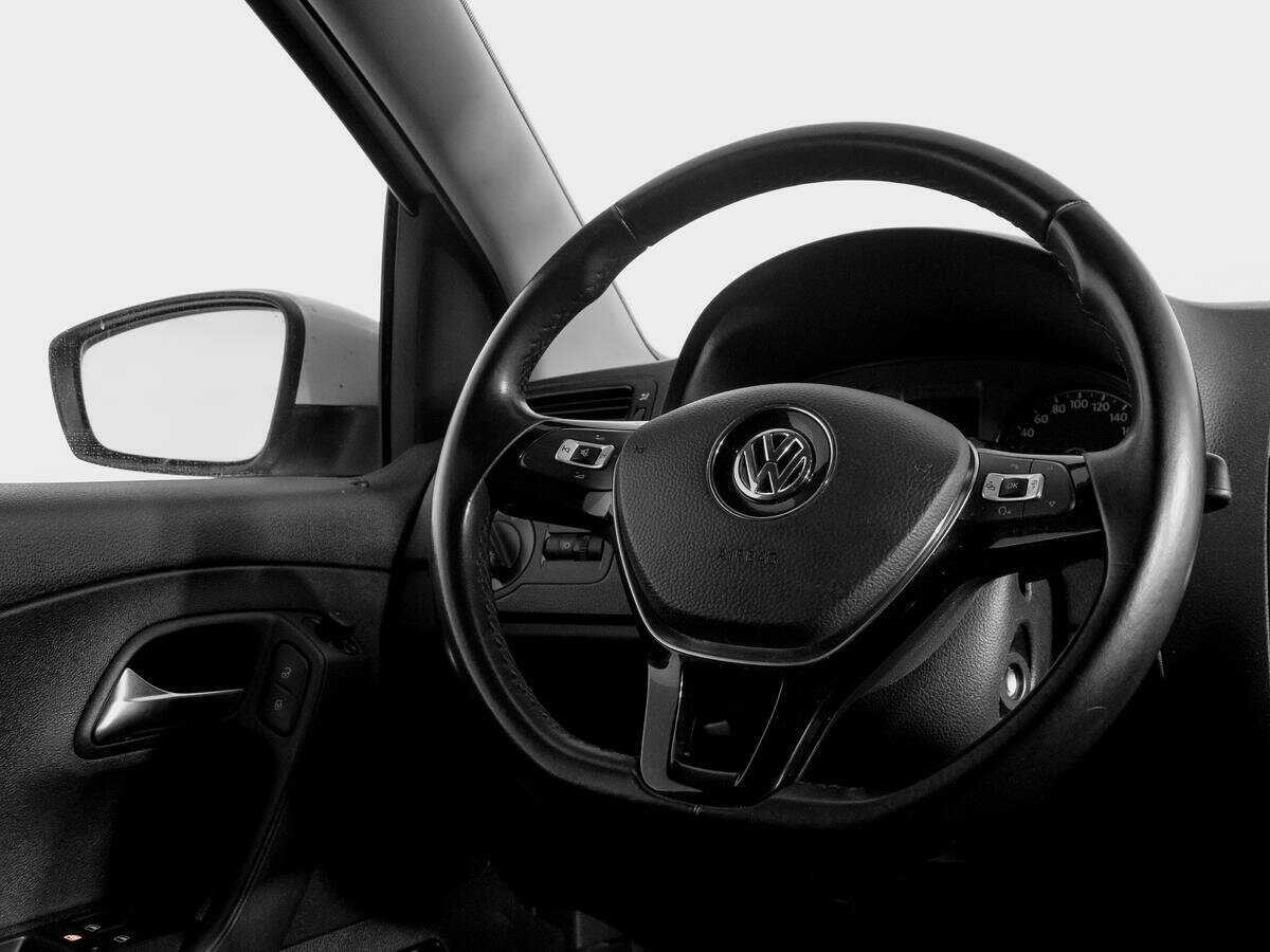 Б/У Фольксваген Поло 2017 года. Фото: #13