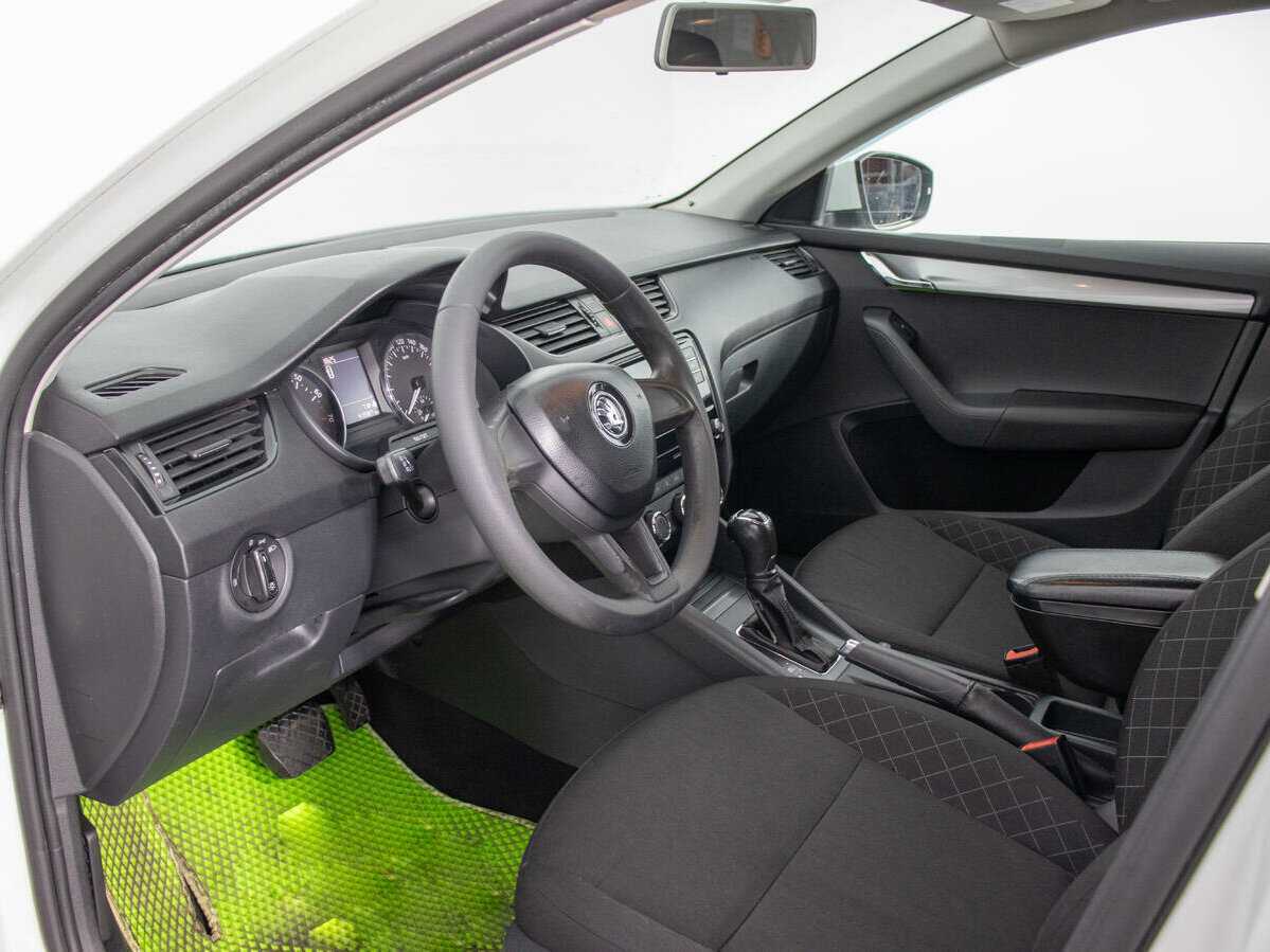 Б/У Шкода Октавия 2018 года. Фото: #9