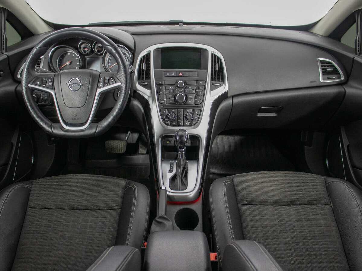 Б/У Опель Астра 2014 года. Фото: #12