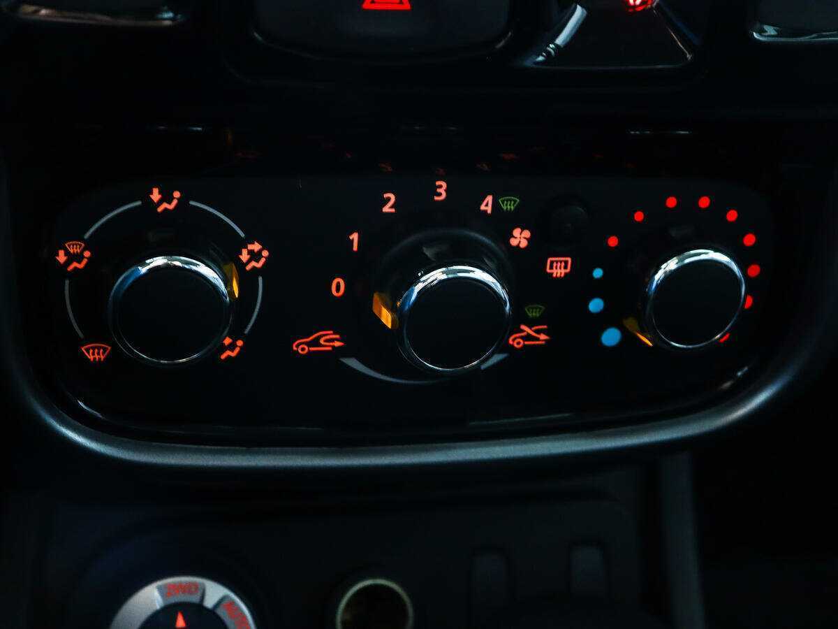 Б/У Рено Дастер 2013 года. Фото: #13