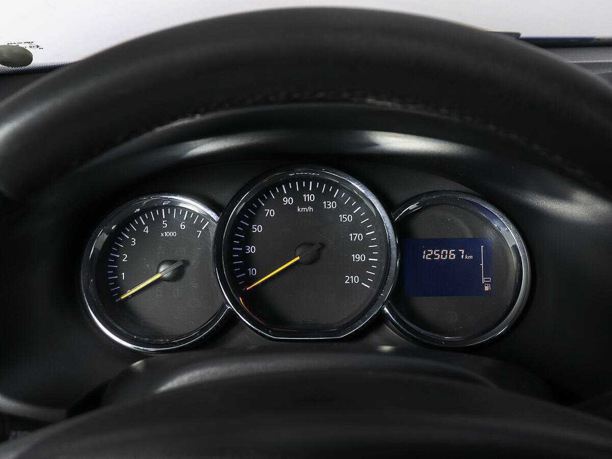 Б/У Рено Сандеро 2016 года. Фото: #9