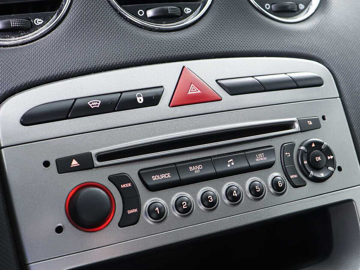 Б/У Пежо 408 2014 года. Фото: #15