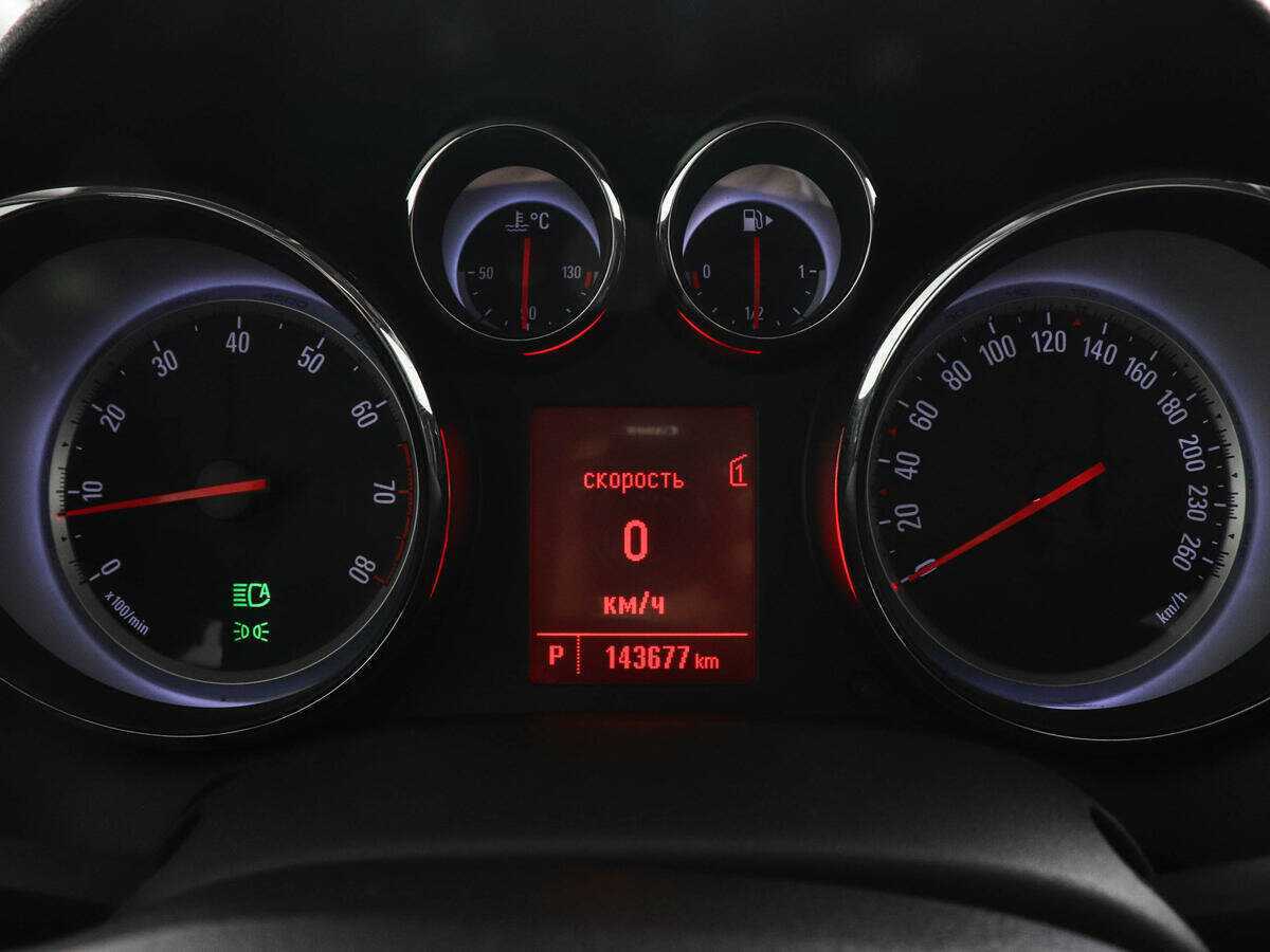 Б/У Опель Астра 2012 года. Фото: #10