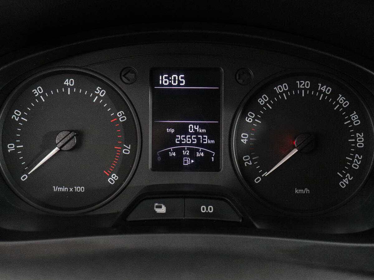 Б/У Шкода Рапид 2014 года. Фото: #9