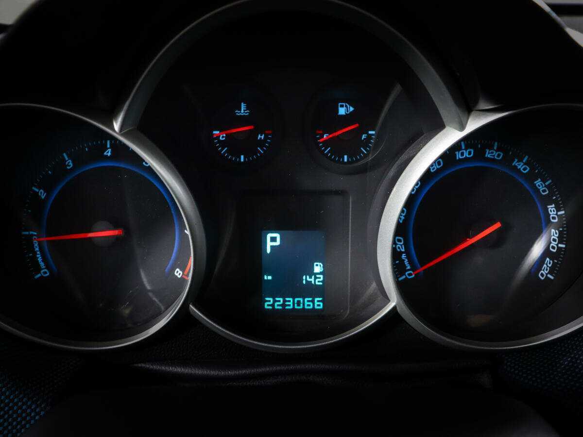 Б/У Шевроле Круз 2013 года. Фото: #8