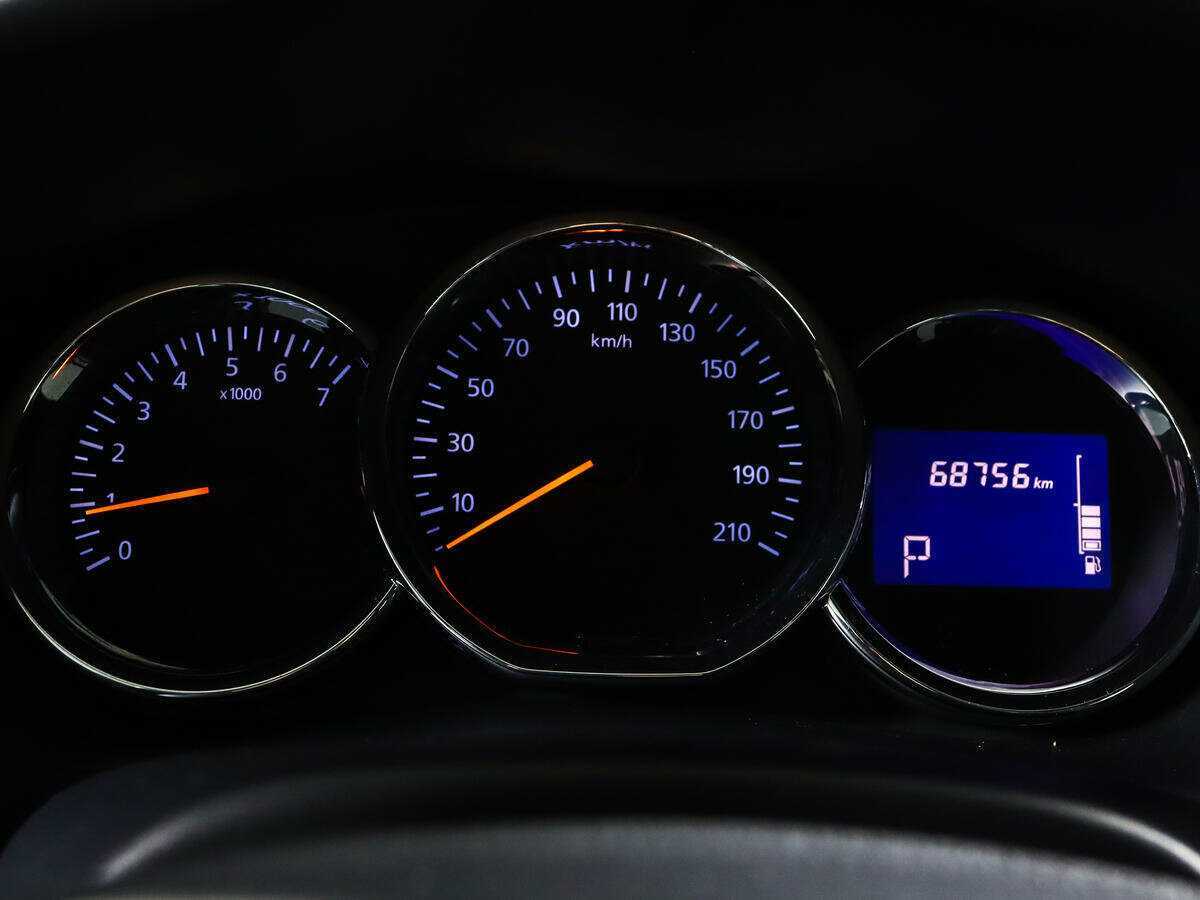 Б/У Рено Логан 2017 года. Фото: #10