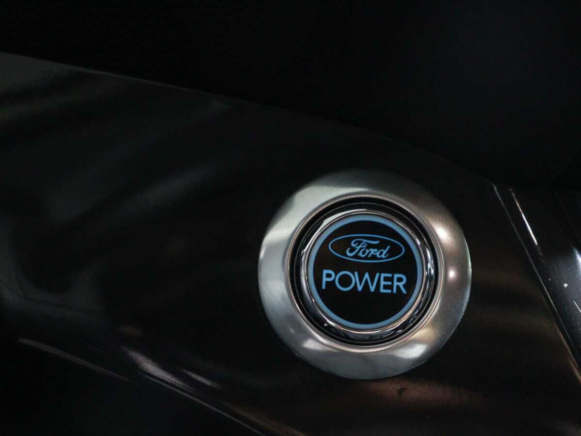 Б/У Форд Куга 2013 года. Фото: #13