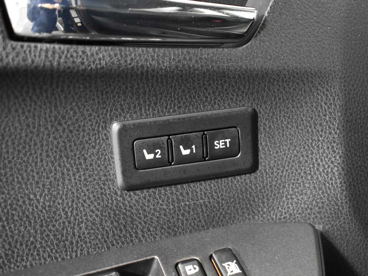 Toyota RAV4 2018 года с пробегом. Фото: #9