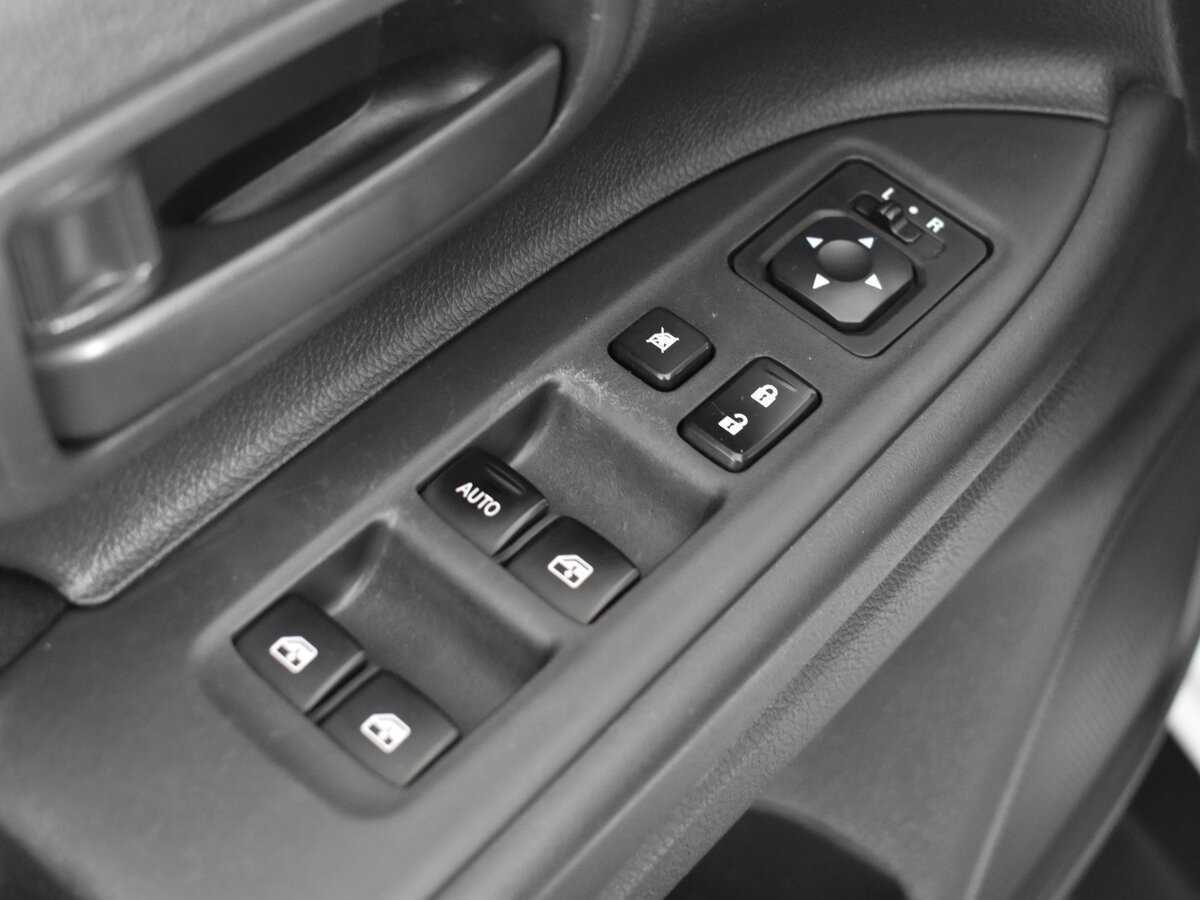 Б/У Митсубиши Оутлэндер 2017 года. Фото: #7