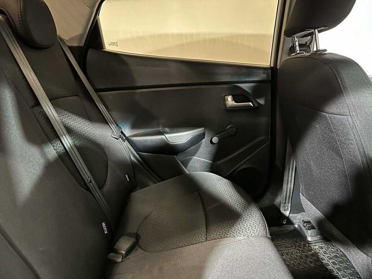 Б/У Киа Рио 2017 года. Фото: #10