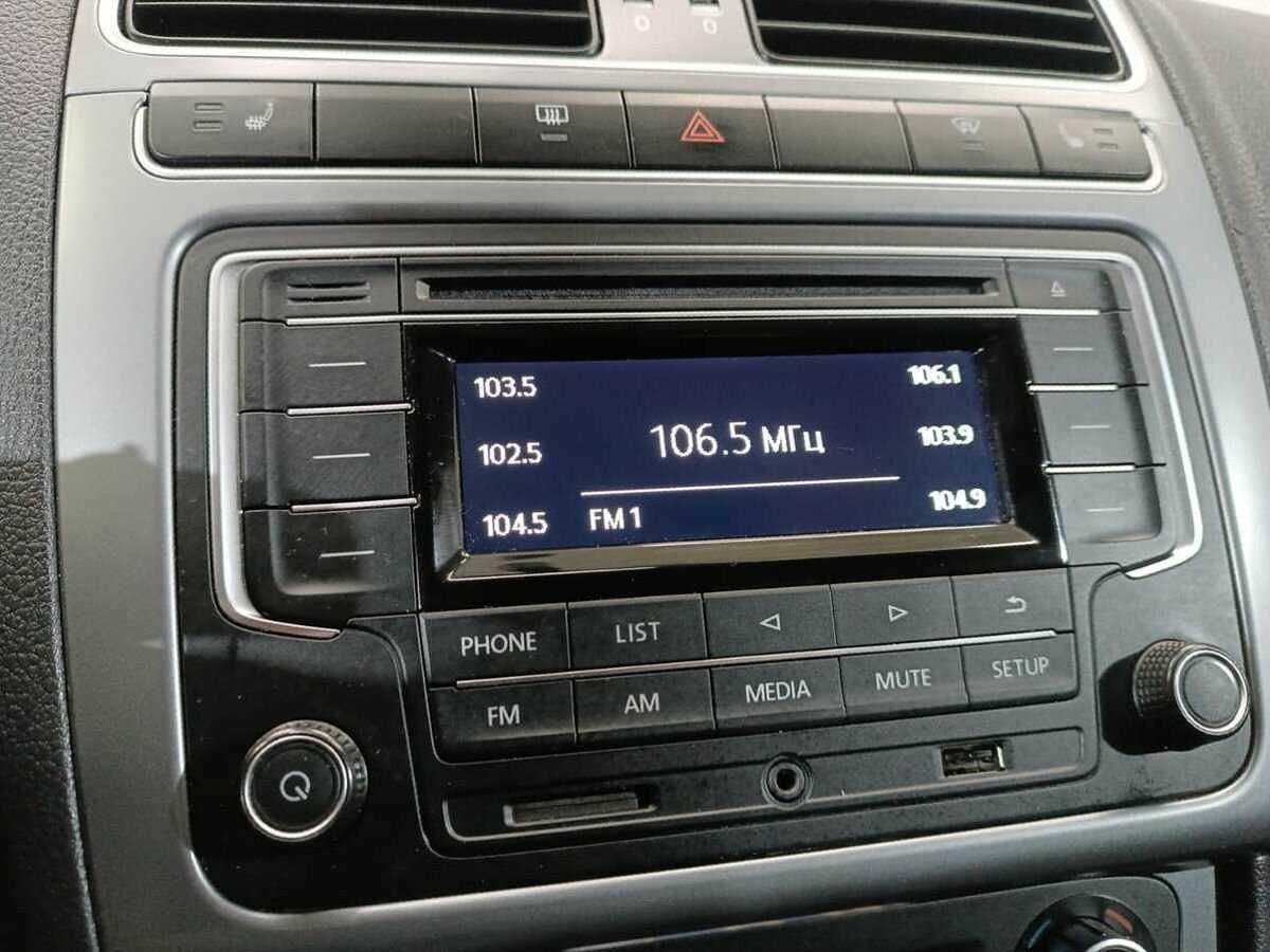 Б/У Фольксваген Поло 2016 года. Фото: #12