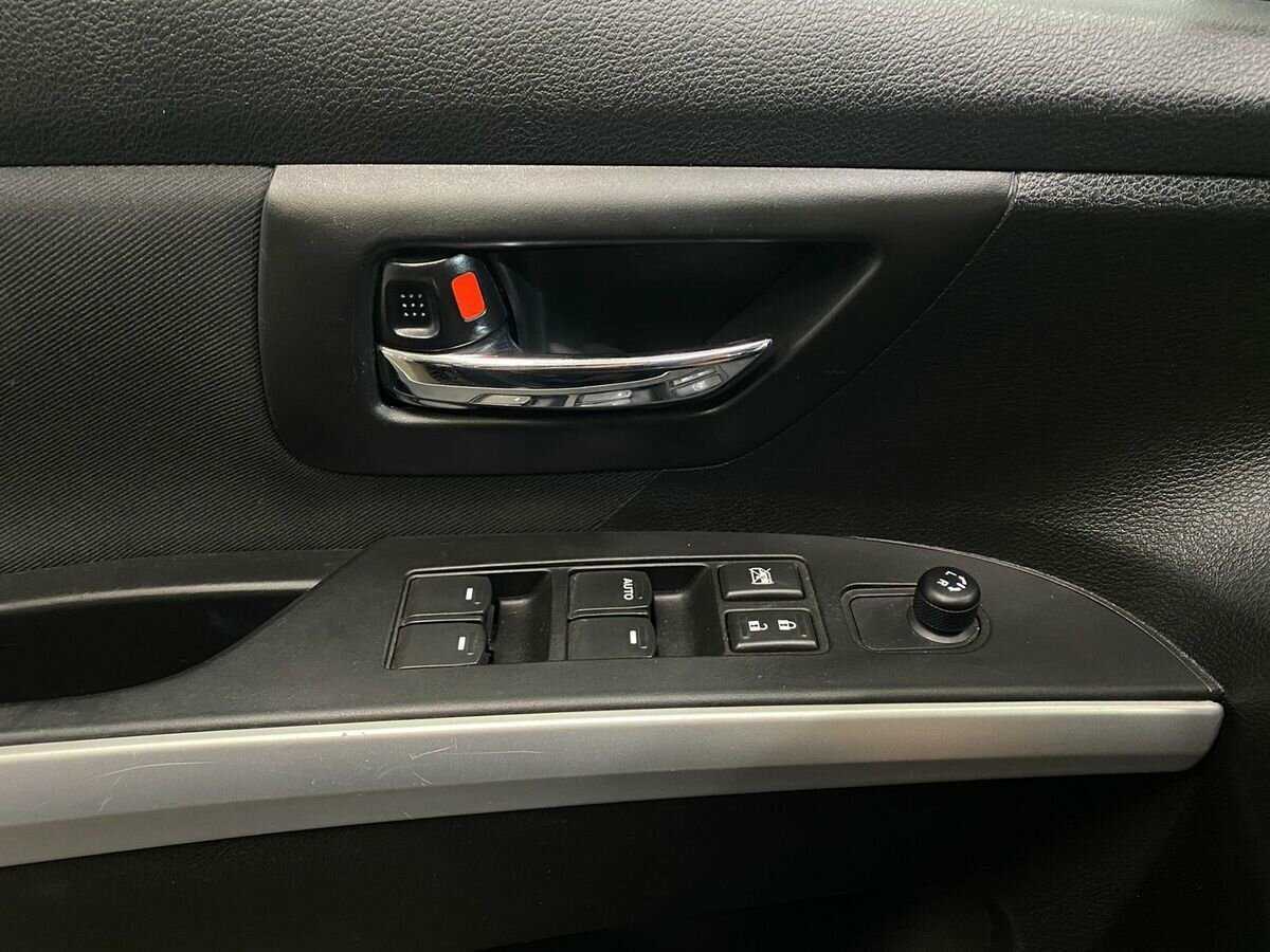 Б/У Сузуки С-Икс4 2014 года. Фото: #15