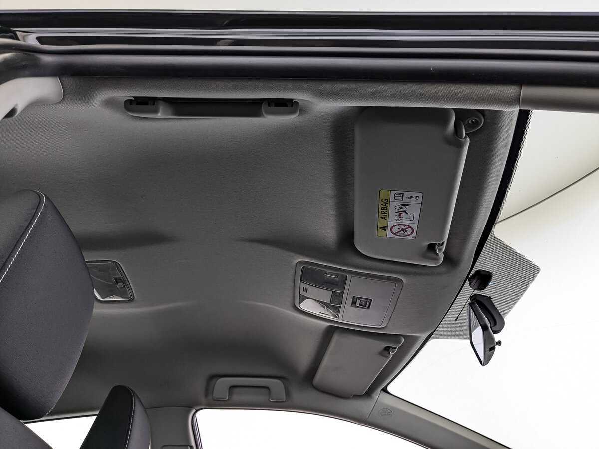 Б/У Тойота Королла 2017 года. Фото: #18