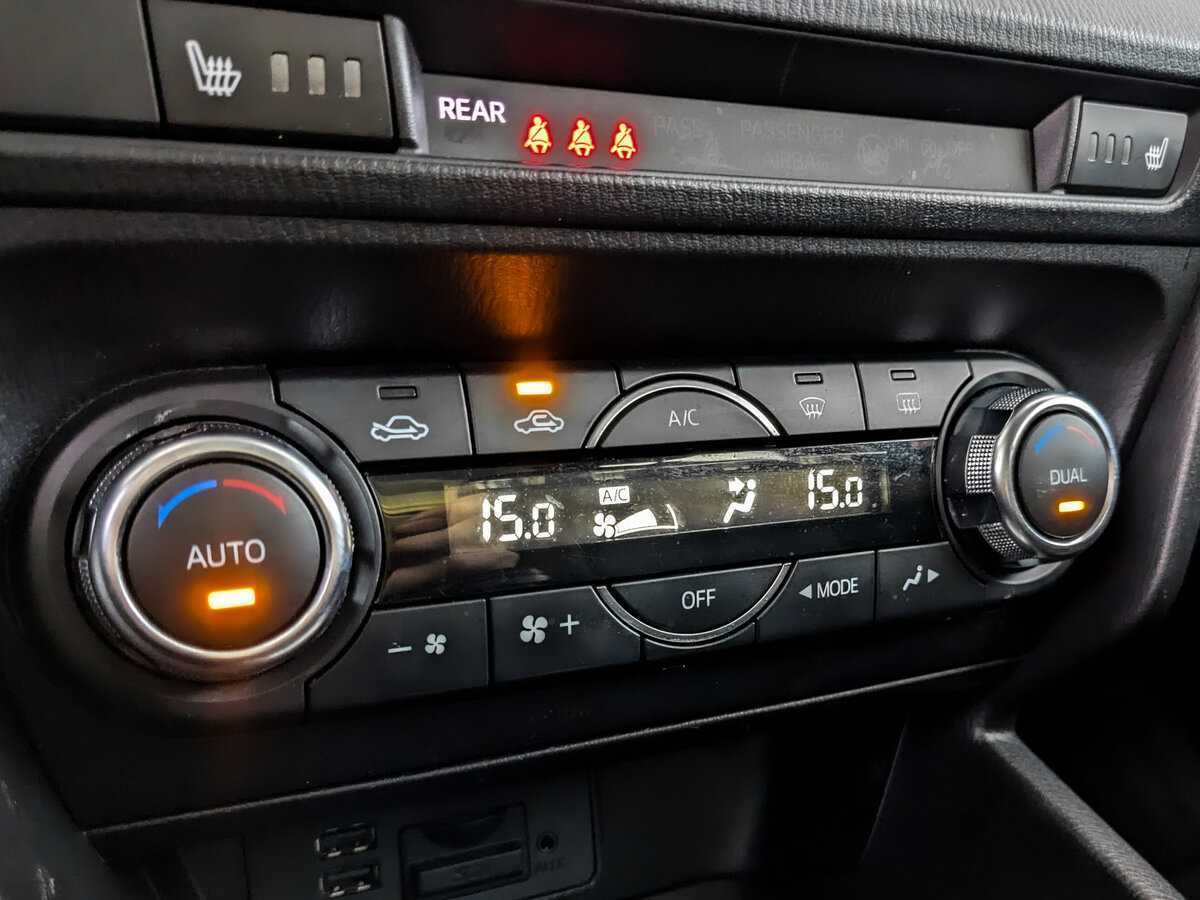 Б/У Мазда 3 2015 года. Фото: #20