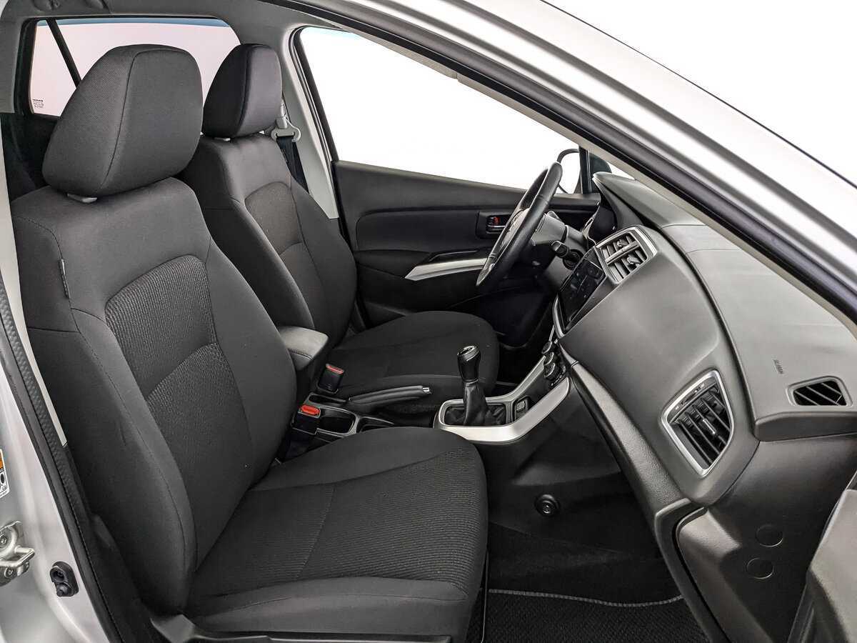 Б/У Сузуки С-Икс4 2018 года. Фото: #19