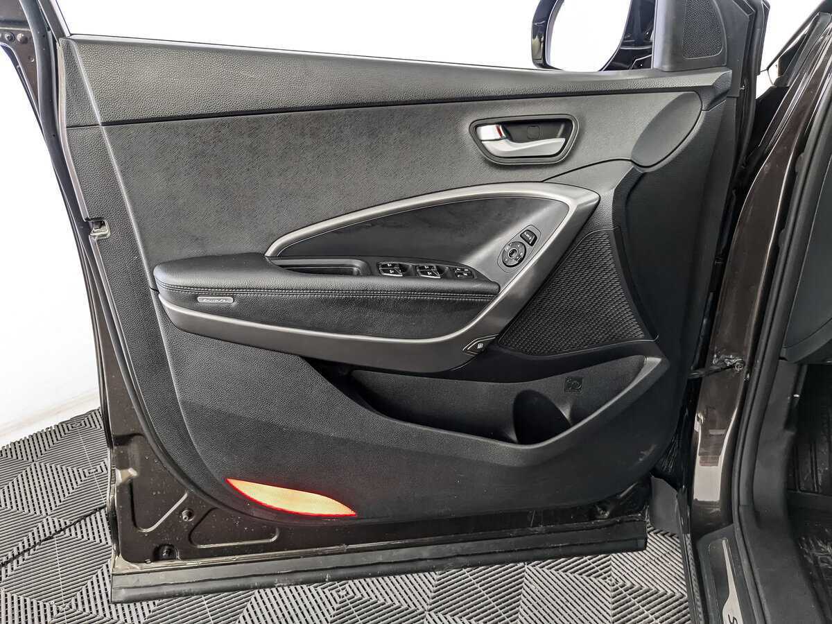 Hyundai Santa Fe 2017 года с пробегом. Фото: #14