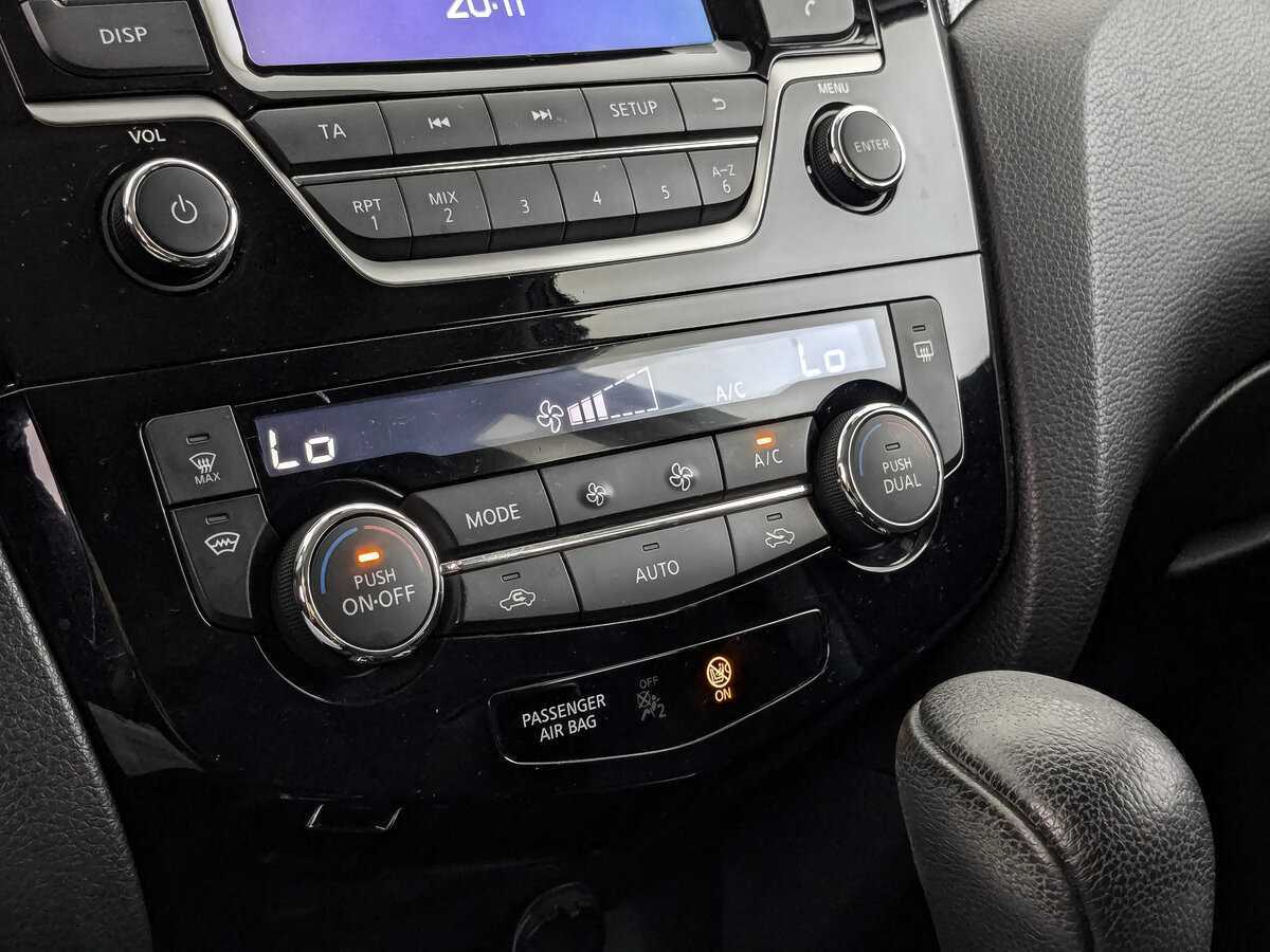 Б/У Ниссан Икс-Трейл 2015 года. Фото: #16