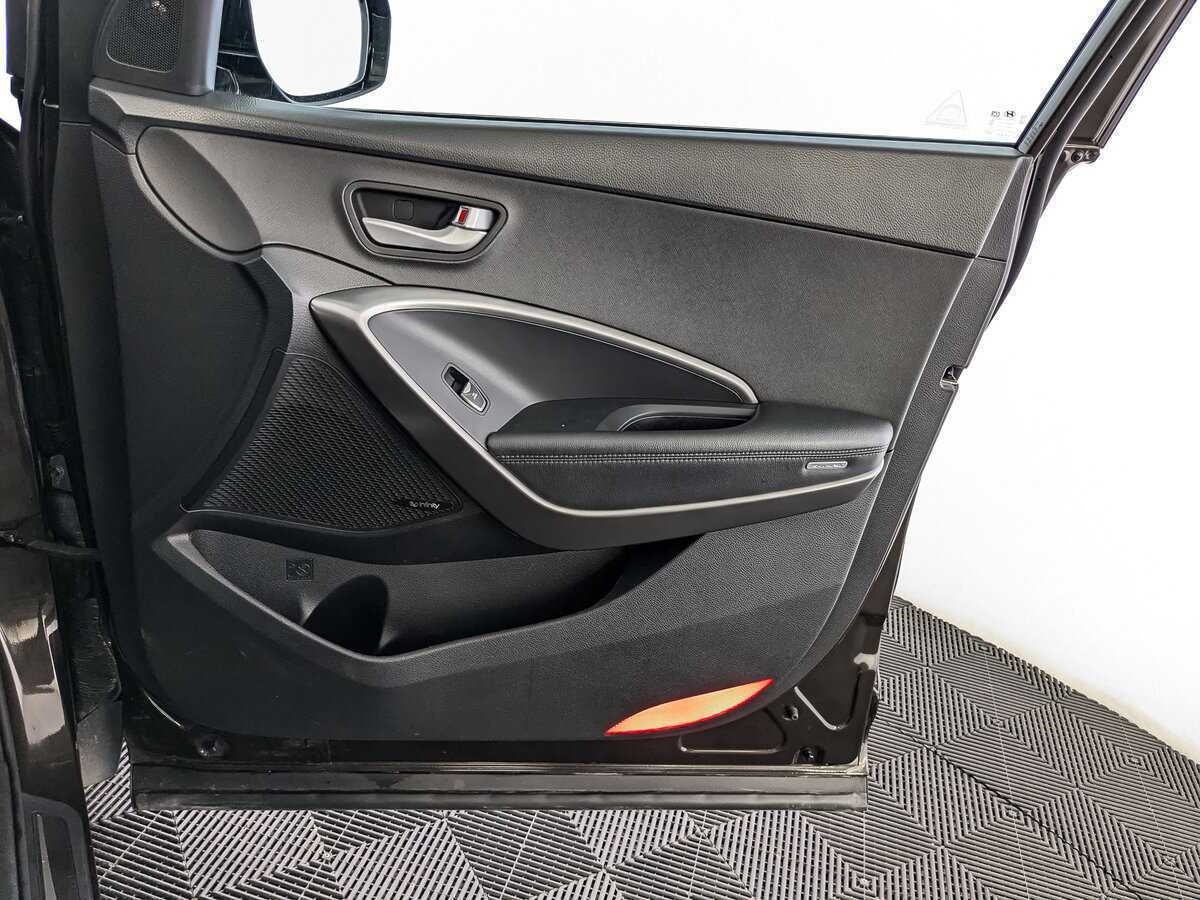 Hyundai Santa Fe 2017 года с пробегом. Фото: #20