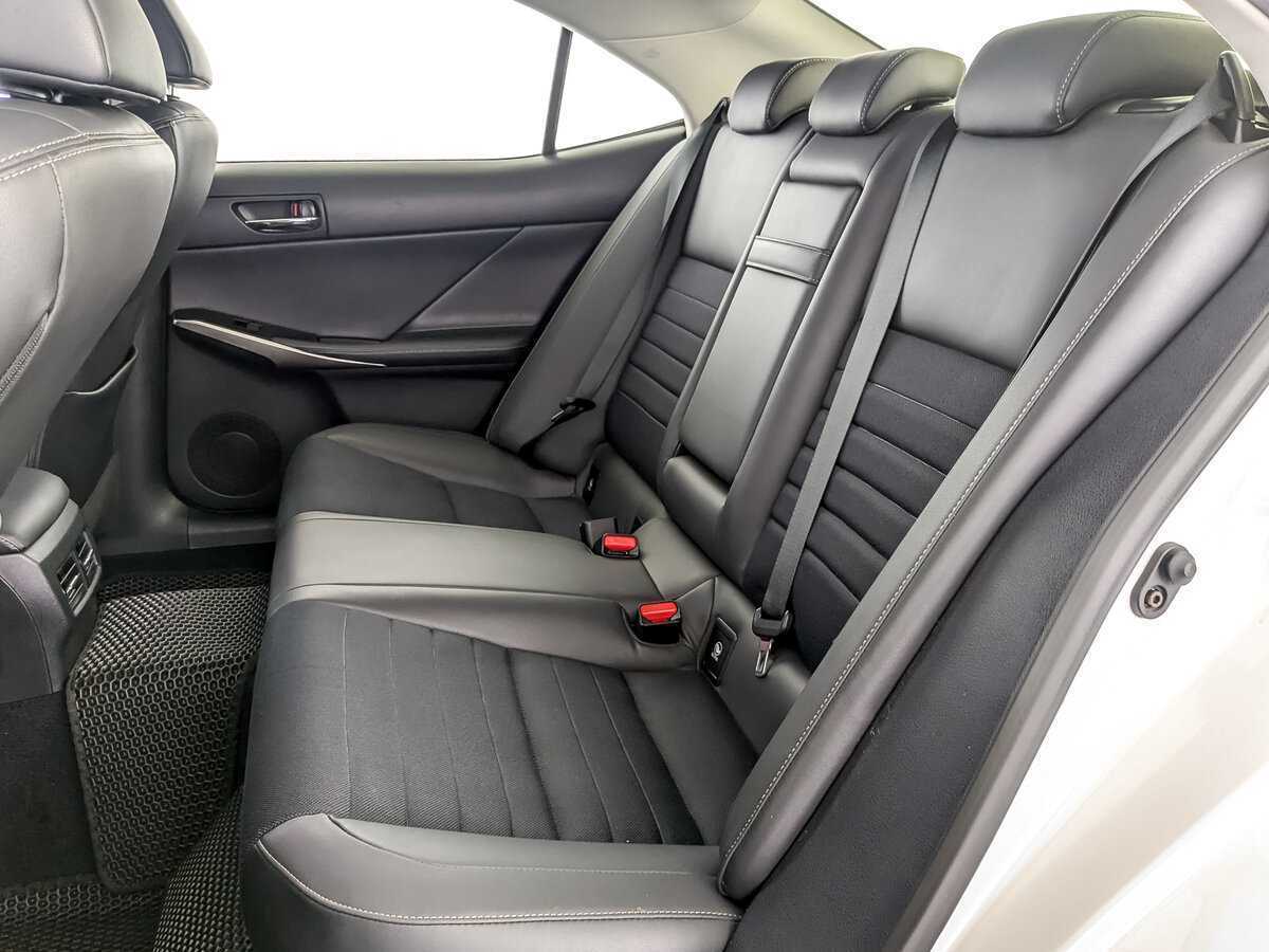 Lexus IS 2014 года с пробегом. Фото: #9