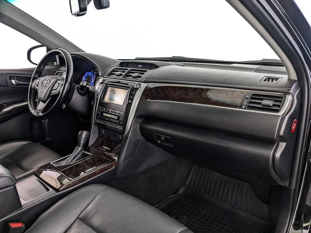 Toyota Camry 2017 года с пробегом. Фото: #8